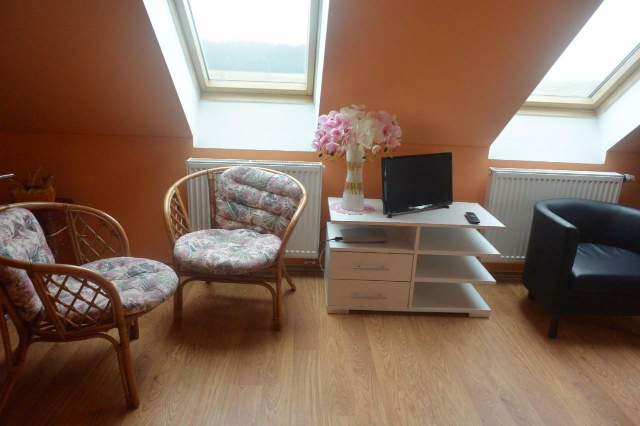 Rodinne Ubytovani - Family Accommodation Kobylice Eksteriør bilde